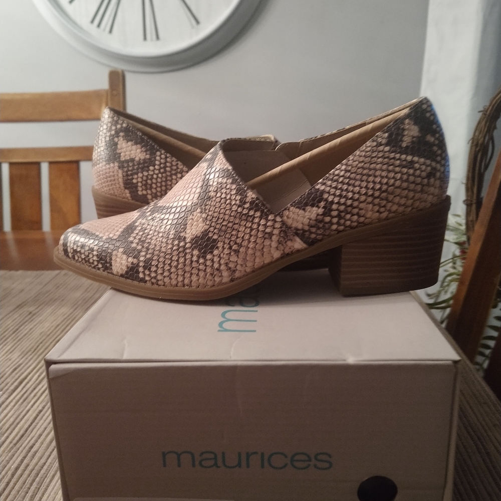 NIB Snakeskin Shootie, adorable